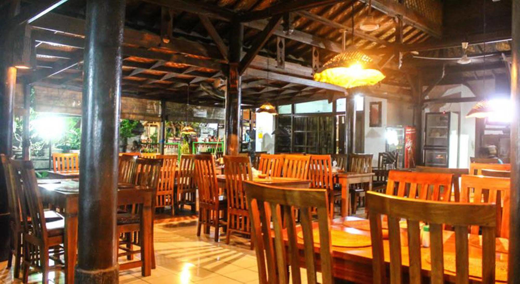 Hotel Puri Tanah Lot Kuta Lombok Exterior foto